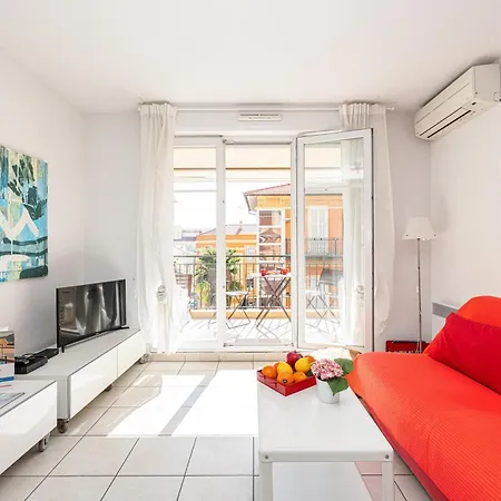 Apartment Royal Sunny 200m From - Happy *